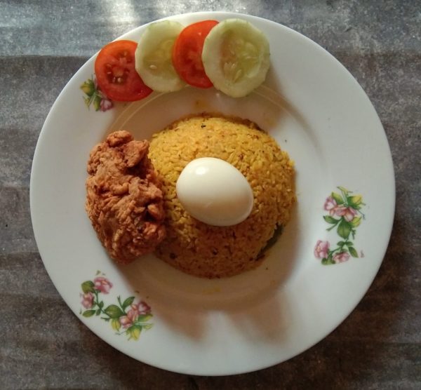 Bhuna Khichuri with Fried Chicken