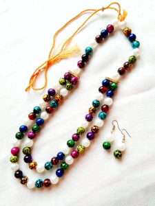 Ladies Handmade Jewelry (Pearl Locket)